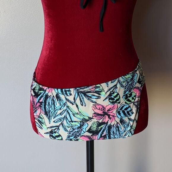 Xhilaration Floral Cut Out Bikini Bottoms Size Medium - Picture 4 of 8